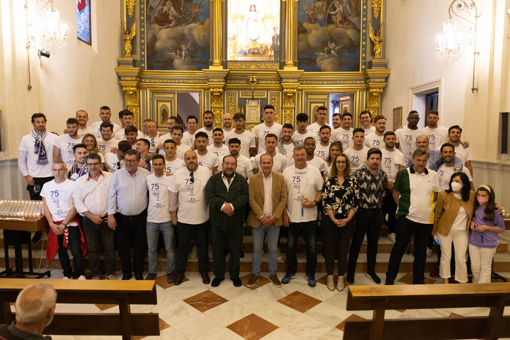 El equipo visitó a la Virgen de La Antigua y el Ayuntamiento.