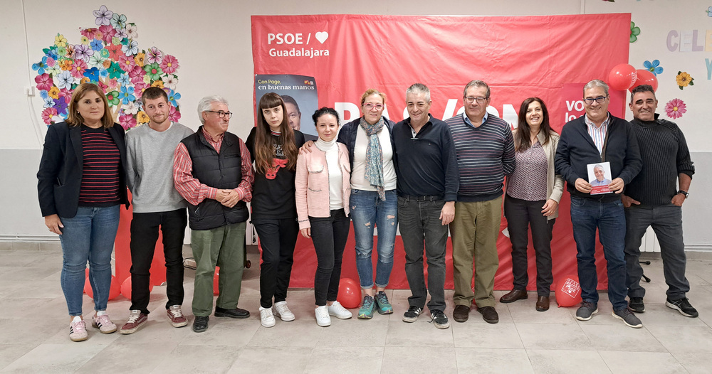 Foto de familia de las personas que forman las candidaturas del PSOE en Loranca de Tajuña, Espinosa de Henares y Campisábalos.