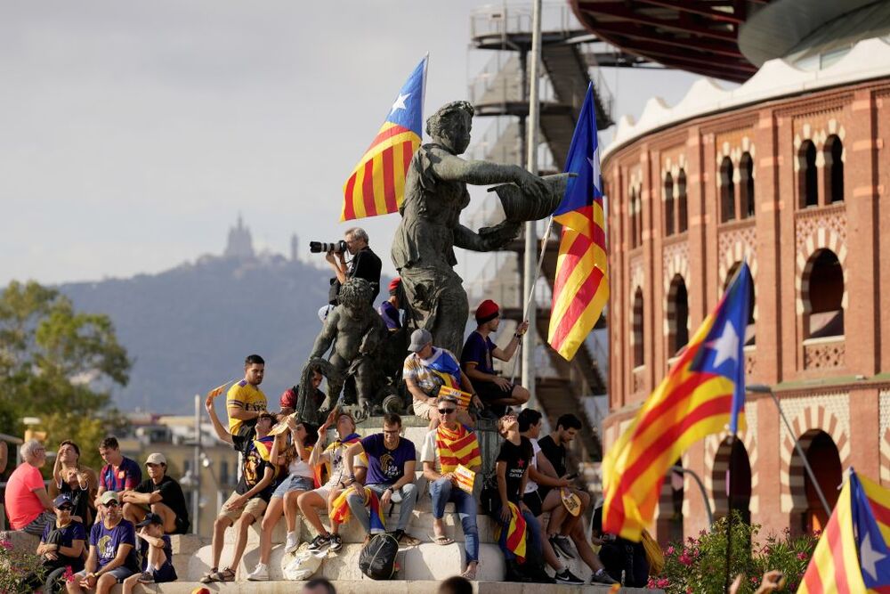 Manifestación independentista por la Diada del 11 de septiembre  / ENRIC FONTCUBERTA