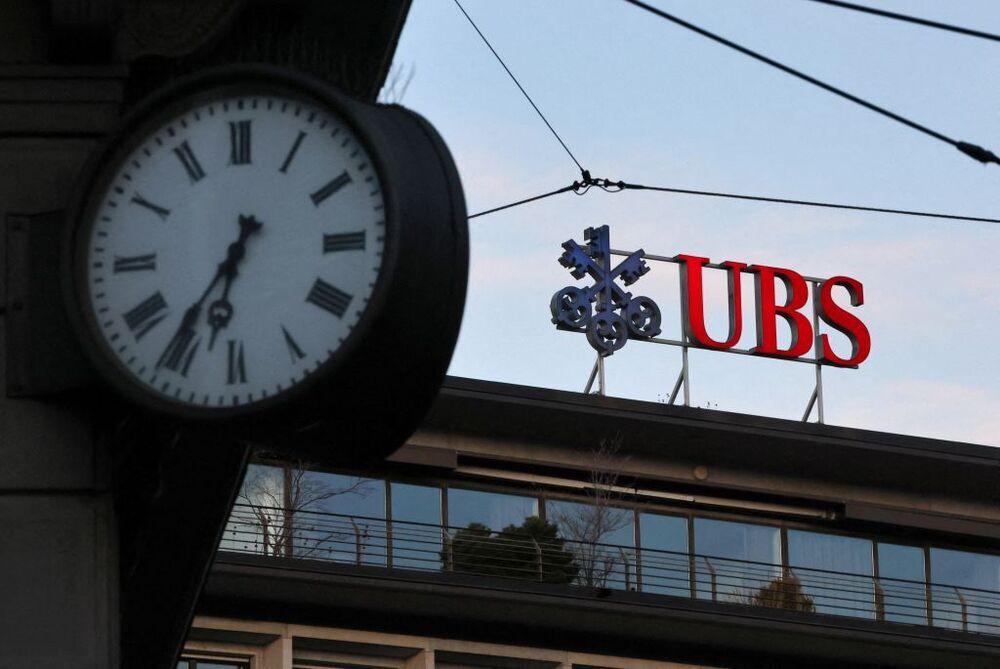 UBS ofrece recomprar 2.750 millones en bonos 