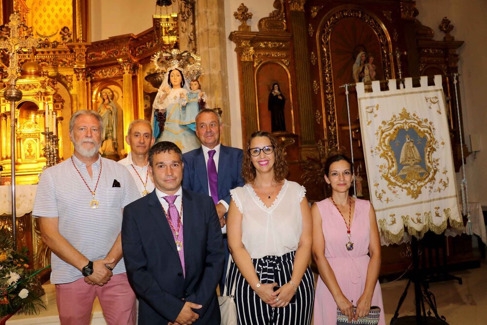 Procesión y autoridades en Cogolludo.