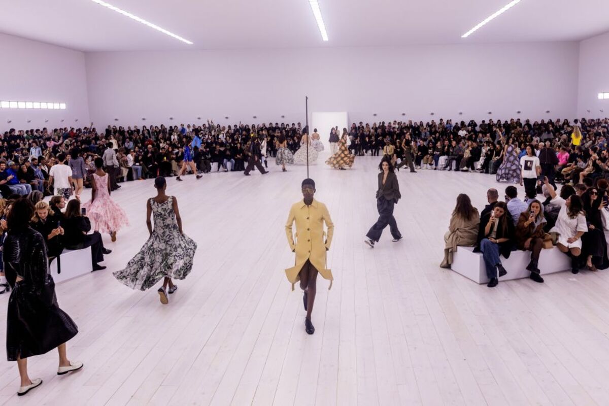 Loewe - Runway - Paris Fashion Week Womenswear S/S 2025  / ANDRE PAIN