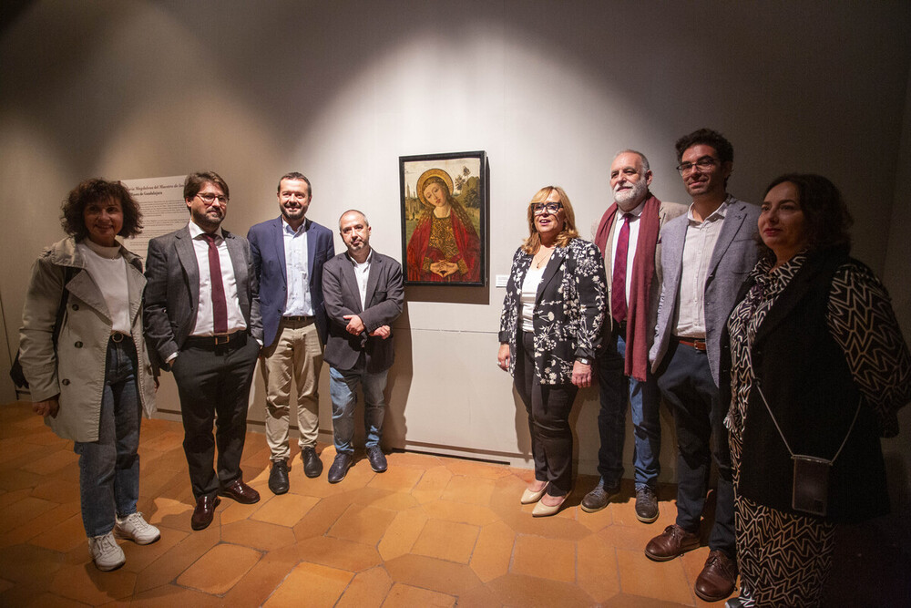 Vista de la obra y las autoridades en el acto de presentación pública.