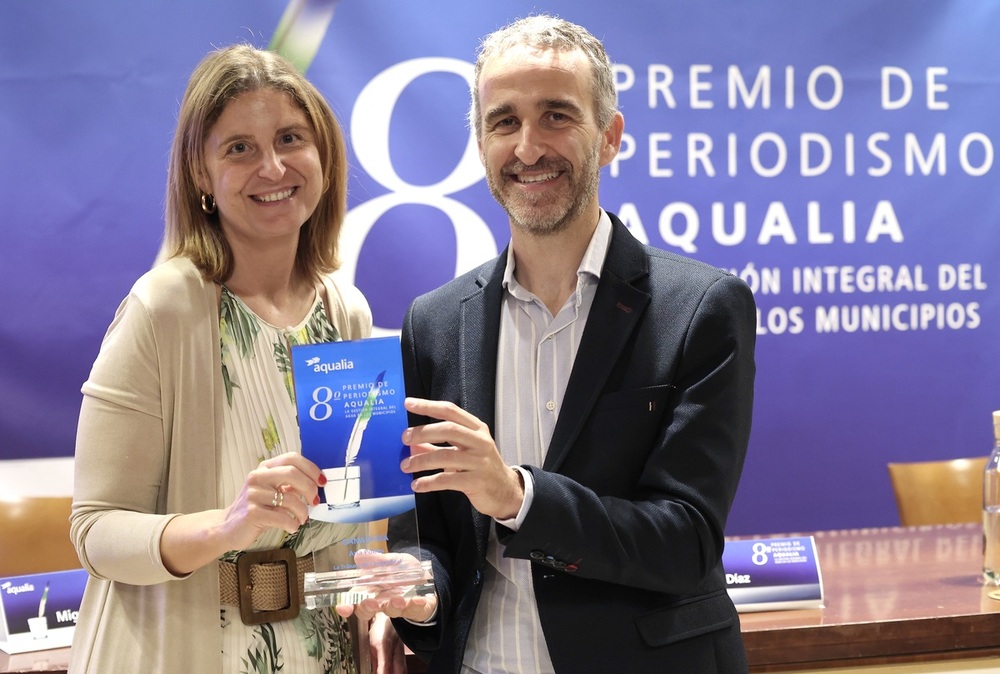 Aqualia premia ‘La autovía del agua’ de Ana Pobes