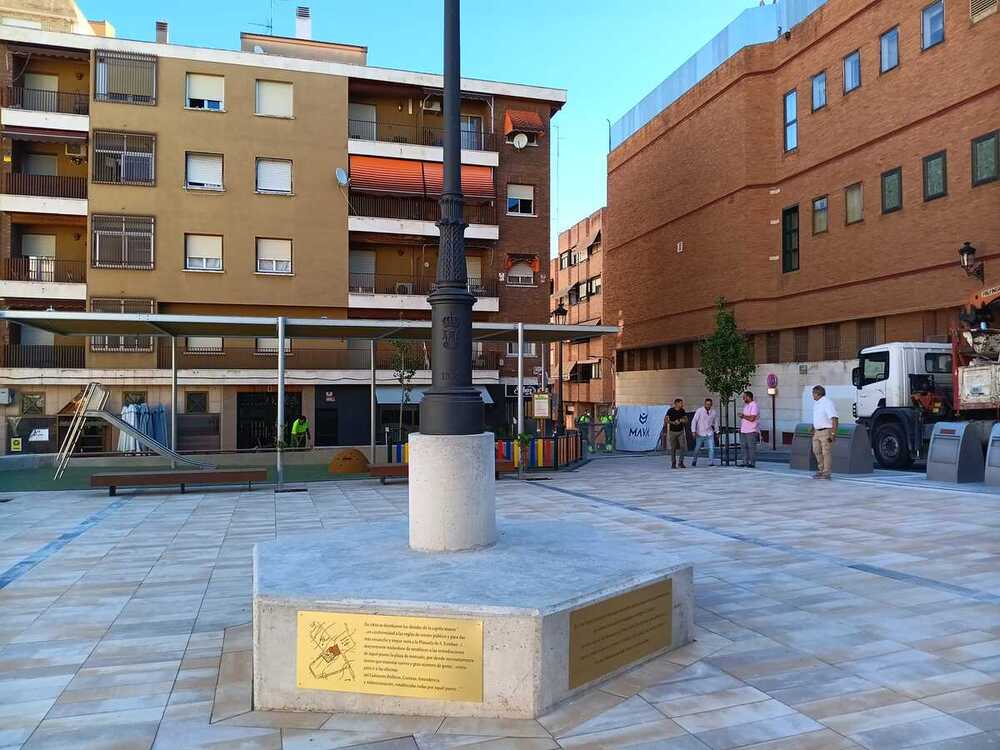 Las plazas Prim y San Esteban vuelven a ser transitables tras una importante remodelación integral