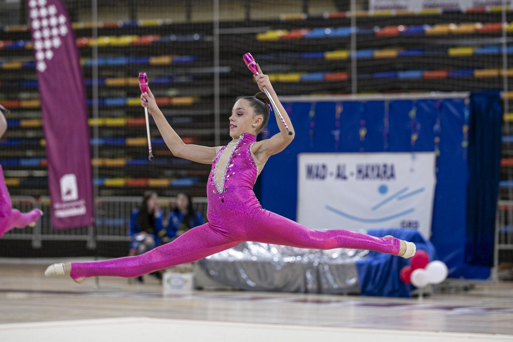 Maite Nadal recibió un obsequio por parte del Ayuntamiento de Guadalajara.