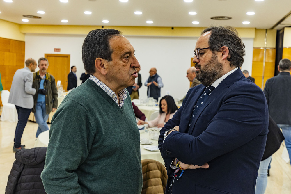 El presidente nacional de Asaja, Pedro Barato, y el presidente regional del PP, Paco Núñez, asistieron al encuentro