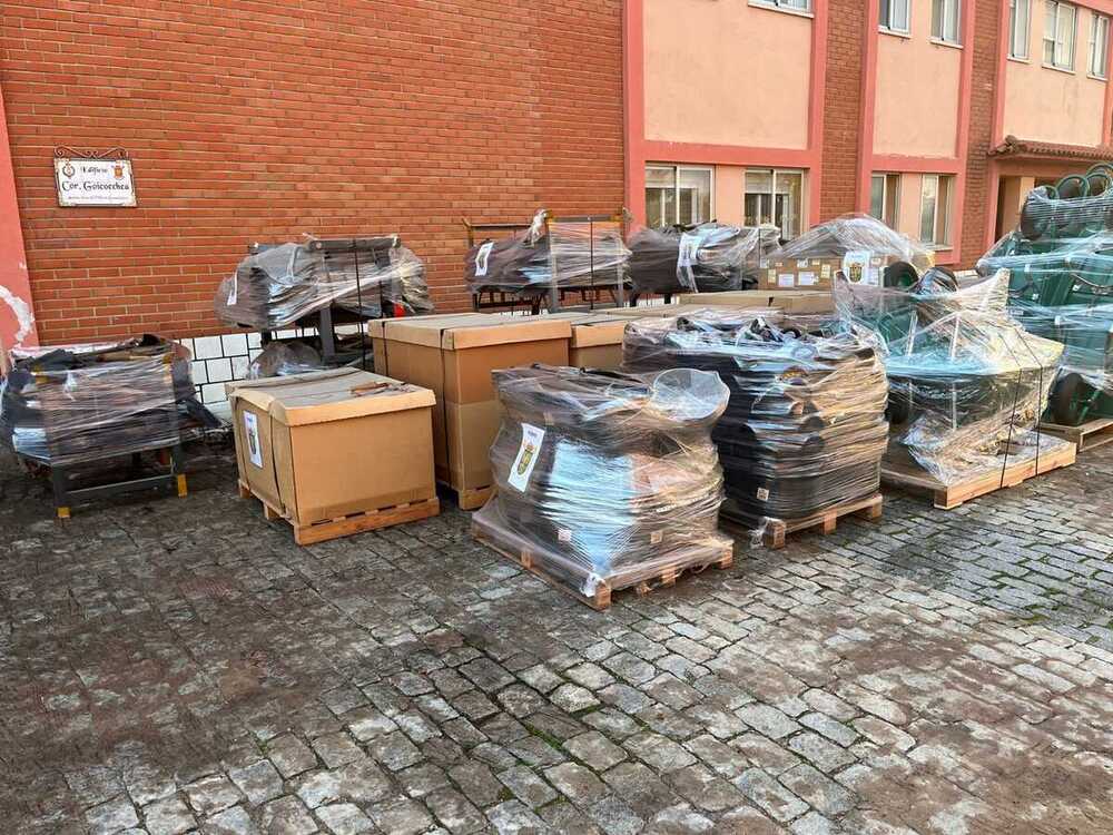 Imágenes del tráiler y el material enviado desde el PCMMI en apoyo al Ejército desplegado en la zona afectada por la DANA y puntos de recogida habilitados en Cabanillas y Alovera.