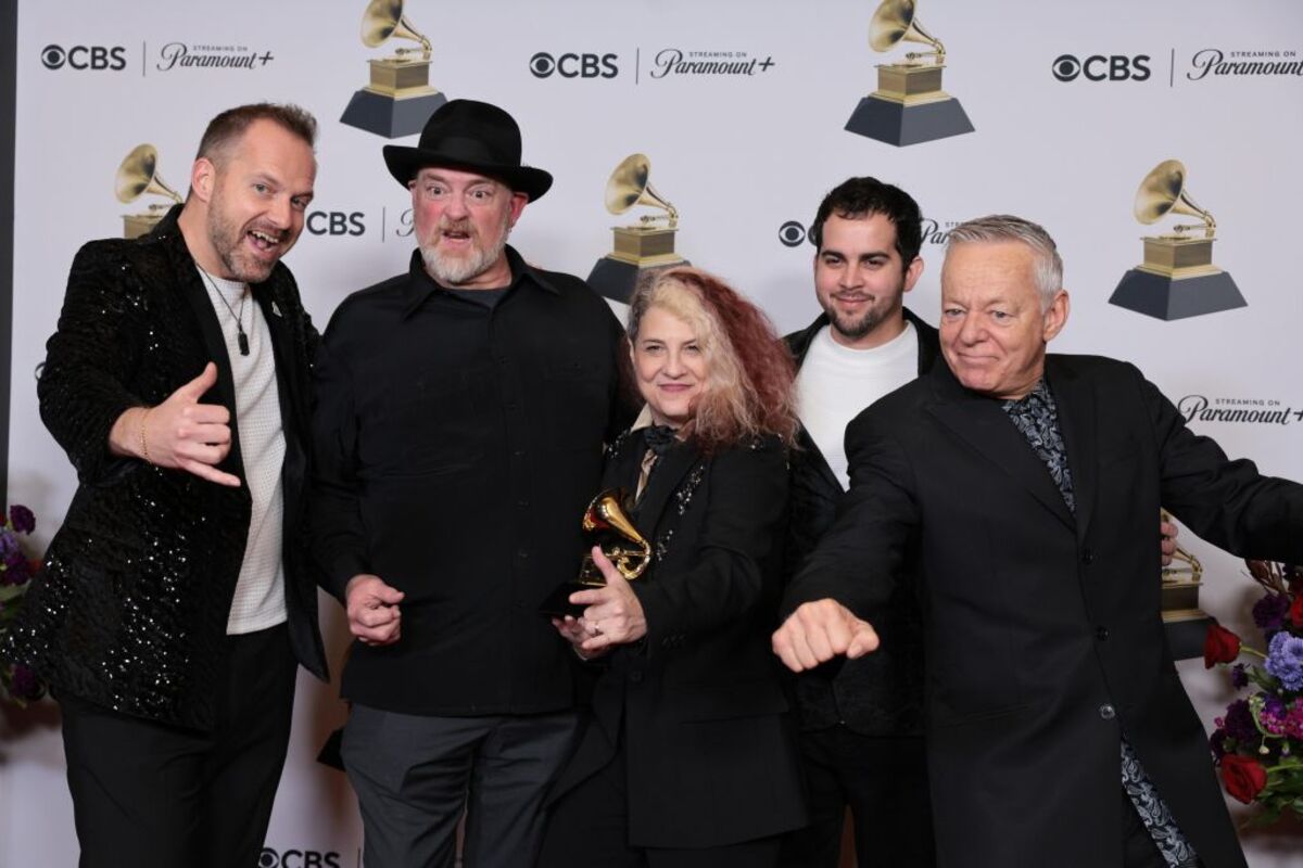 Markus Illko, John Carter Cash, Janet Robin, Roberto Luis Rodriguez y Tommy Emmanuel, ganadores del premio 