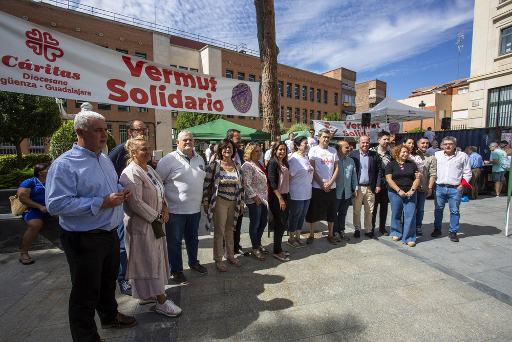 Inauguración del Vermú Solidario de Cáritas Diocesana 