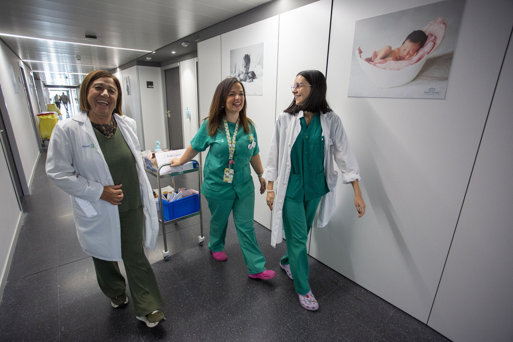 Sonia Pomeda visita a las familias después del alumbramiento para asesorar a las familias dentro del tipo de alimentación escogida o deseada.