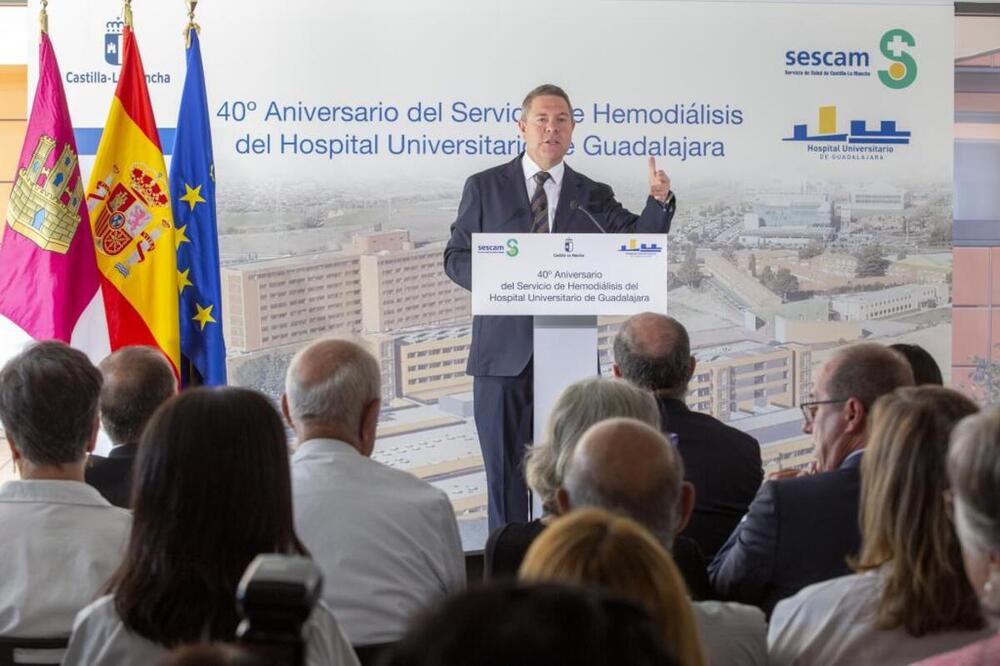 El presidente Emiliano García Page presidió los actos del 40º aniversario del servicio de diálisis del hospital universitario de Guadalajara