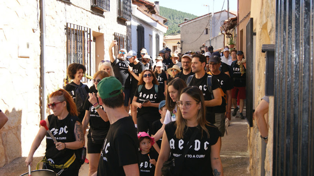 Imagen de los participantes en la marcha solidaria. 