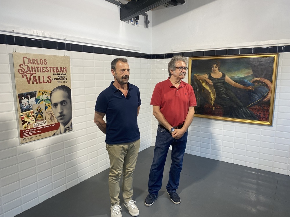 El concejal de Cultura, Javier Toquero, y el técnico municipal de Patrimonio, Pedro José Pradillo, durante la inauguración de esta exposición.