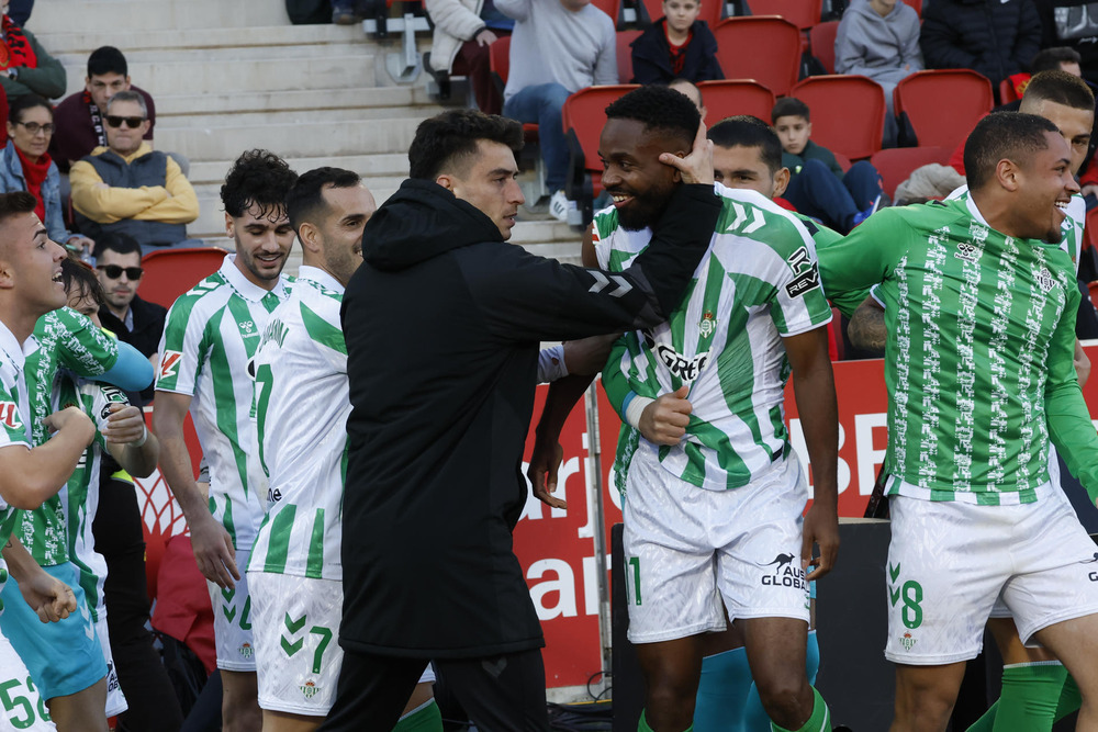  Bakambu sella en la prolongación la resurrección del Betis