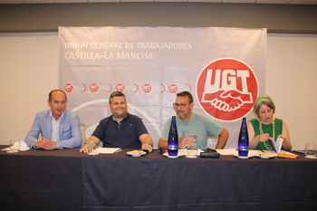 Los candidatos socialistas participan en una asamblea de UGT