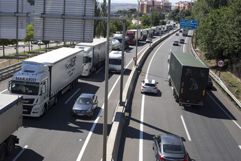 Una accidente en la A-2 provoca un herido grave