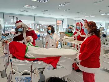 Papá Noel hizo parada en el Hospital Universitario