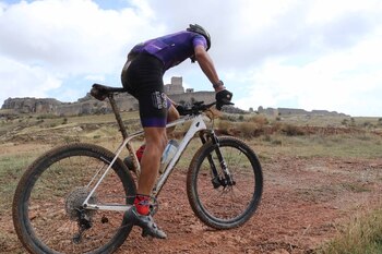 Atienza se estrenó con éxito en el Circuito MTB de Diputación