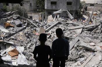 Un ataque contra una escuela de la UNRWA en Gaza deja 40 muertos
