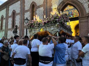 Fervor y tradición en la procesión de la Virgen de la Antigua