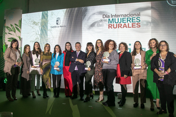 Mujeres que hacen girar la cadena del mundo rural