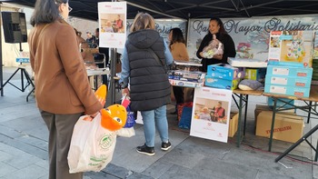 La ciudadanía se volcó con la Calle Mayor Solidaria