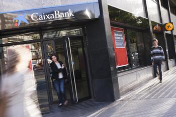 CaixaBank concede más de 253 millones de euros a particulares