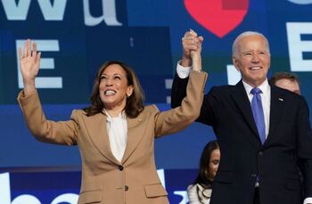 Biden 'entrega la antorcha' a Harris