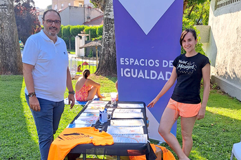 ‘Espacios de Igualdad’ ha llegado a la piscina municipal