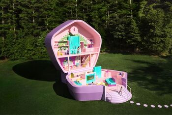 La casa-cofre de Polly Pocket existe y puedes alojarte en ella