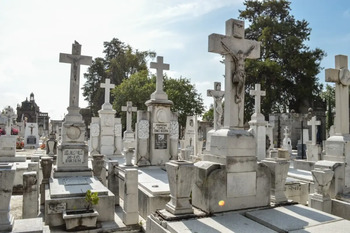El cementerio municipal podrá acoger entierros por la tarde