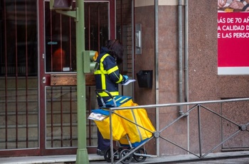 Los sindicatos convocan paros de dos horas en Correos