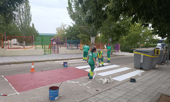 Cabanillas señaliza los accesos a los seis centros educativos