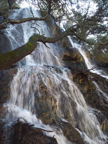 Resurge milagrosa y oculta la cascada de La Mentirosa