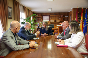 Tolón conoce las líneas de actuación de Tragsa en la reunión