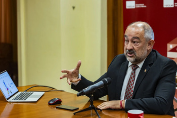 Garde señala la caída de natalidad como gran reto de la UCLM