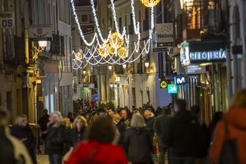 El PSOE critica “que la ciudad siga a oscuras por Navidad