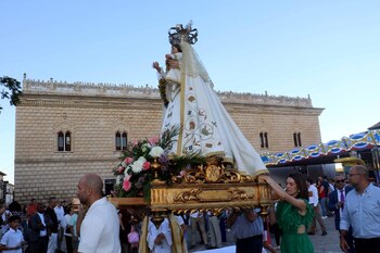 Emotiva procesión de la Virgen de los Remedios en Cogolludo