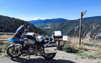 Unos 100 motoristas del Silver Reader Club llegan a Sigüenza