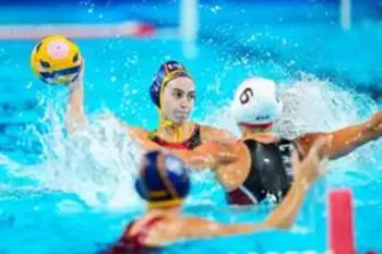 España vuelve a pelear por las medallas en waterpolo femenino
