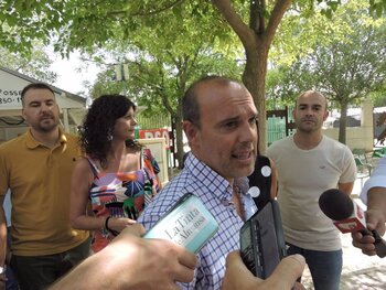 PSOE asegura que Page defiende a CLM en 