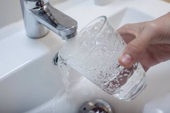 ETAP del Tajuña ya filtra agua potable pero no se puede beber