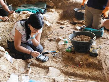 Gran hallazgo arqueológico en el Abrigo de la Malia en Tamajón
