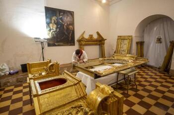 Almonacid celebra la restauración del retablo de su iglesia