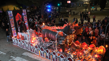 La peña Chupichusky´s gana el Desfile de Carrozas de Azuqueca