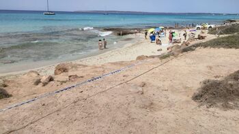 Muere una bebé por el desprendimiento de rocas en Formentera