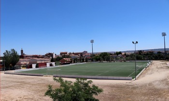 Cabanillas aclara los rumores falsos de los campos de fútbol