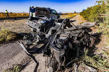 Dos muertos por un coche kamikaze en la A-43 en Torralba