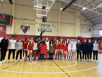 La selección de baloncesto U16 femenina se prepara en Azuqueca
